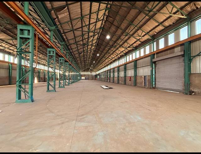 4,000M² WAREHOUSE FOR SALE IN BOKSBURG EAST